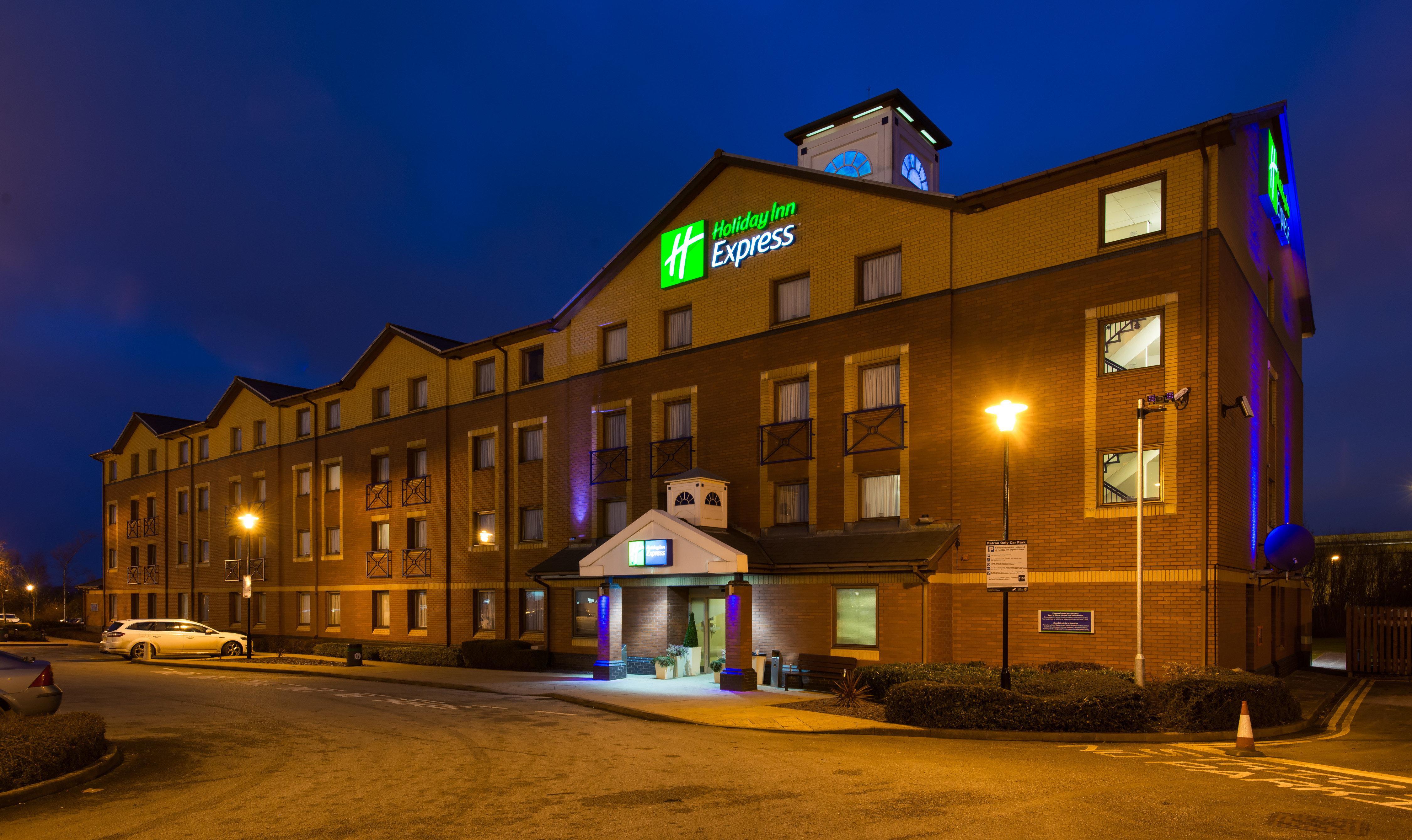 Holiday Inn Express Stoke-On-Trent By Ihg Bagian luar foto