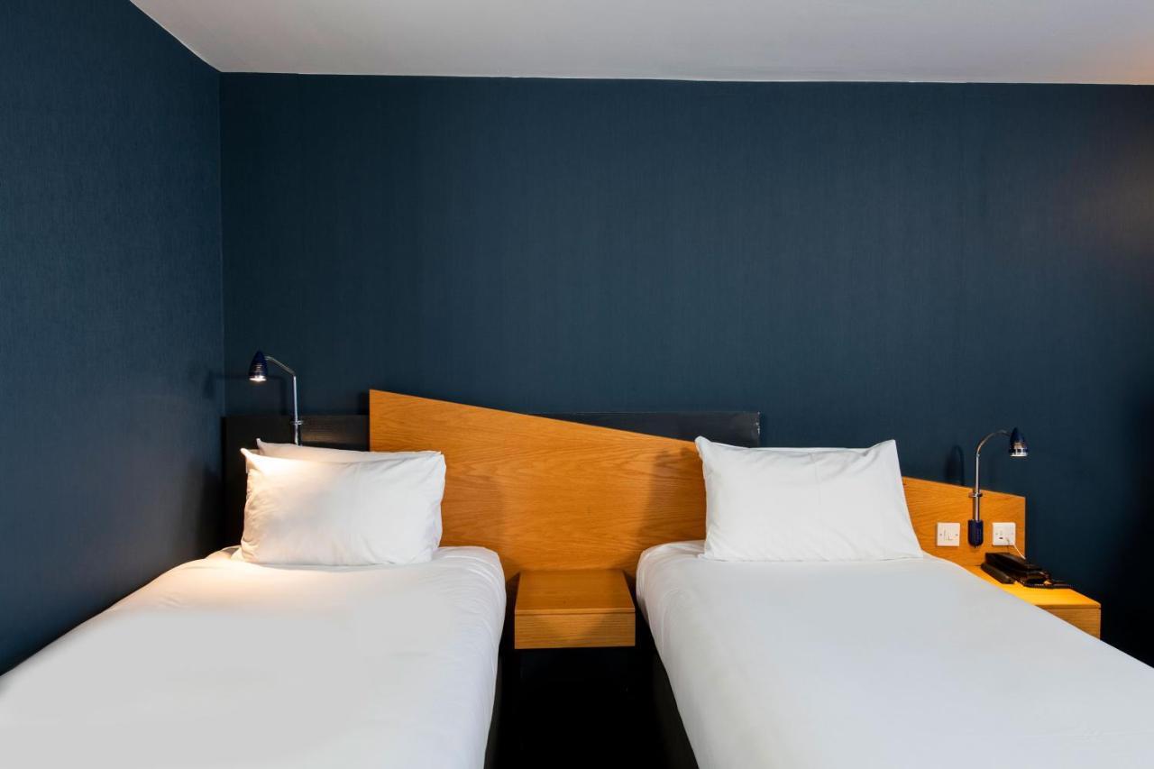 Holiday Inn Express Stoke-On-Trent By Ihg Bagian luar foto