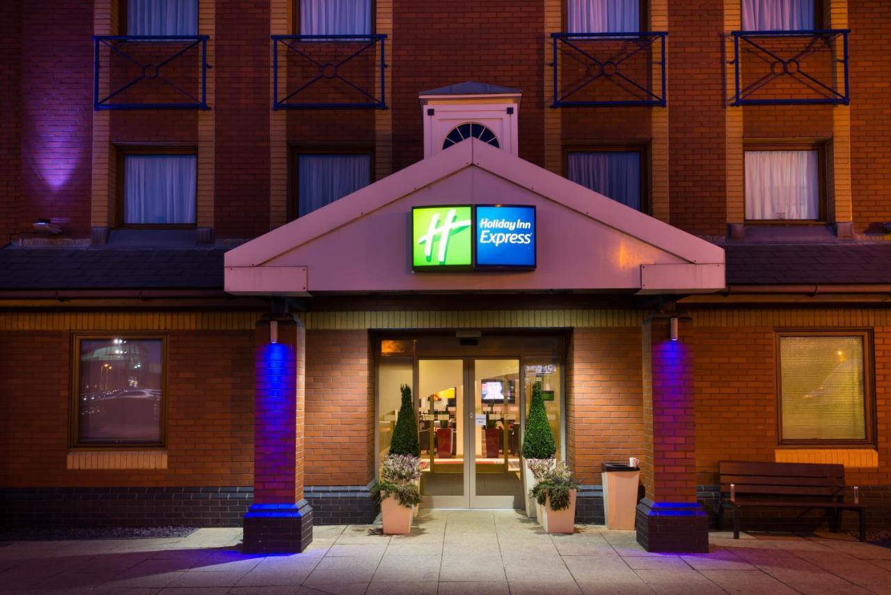 Holiday Inn Express Stoke-On-Trent By Ihg Bagian luar foto