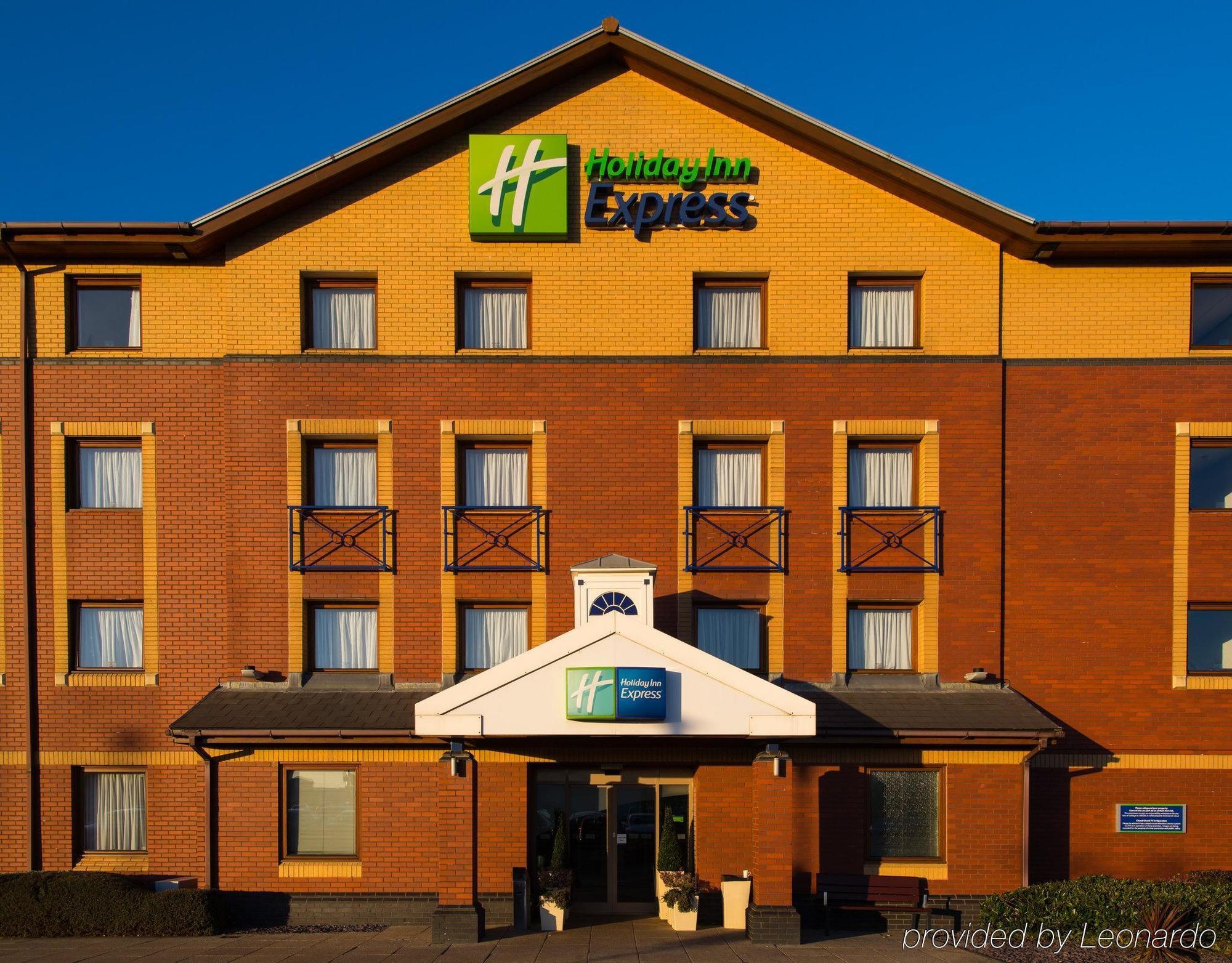 Holiday Inn Express Stoke-On-Trent By Ihg Bagian luar foto