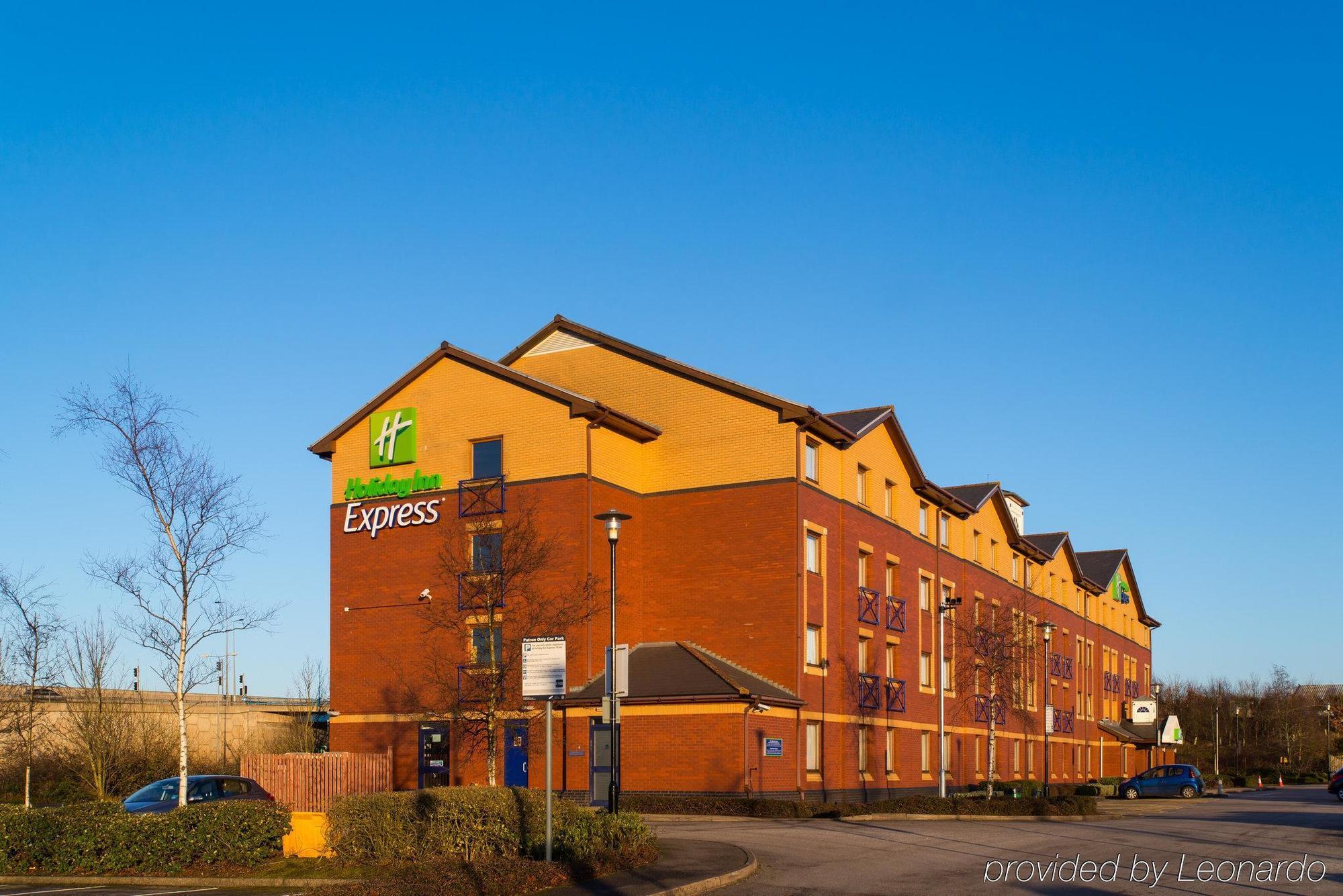 Holiday Inn Express Stoke-On-Trent, An Ihg Hotel Bagian luar foto