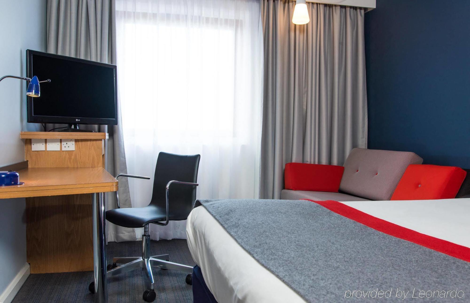 Holiday Inn Express Stoke-On-Trent By Ihg Bagian luar foto