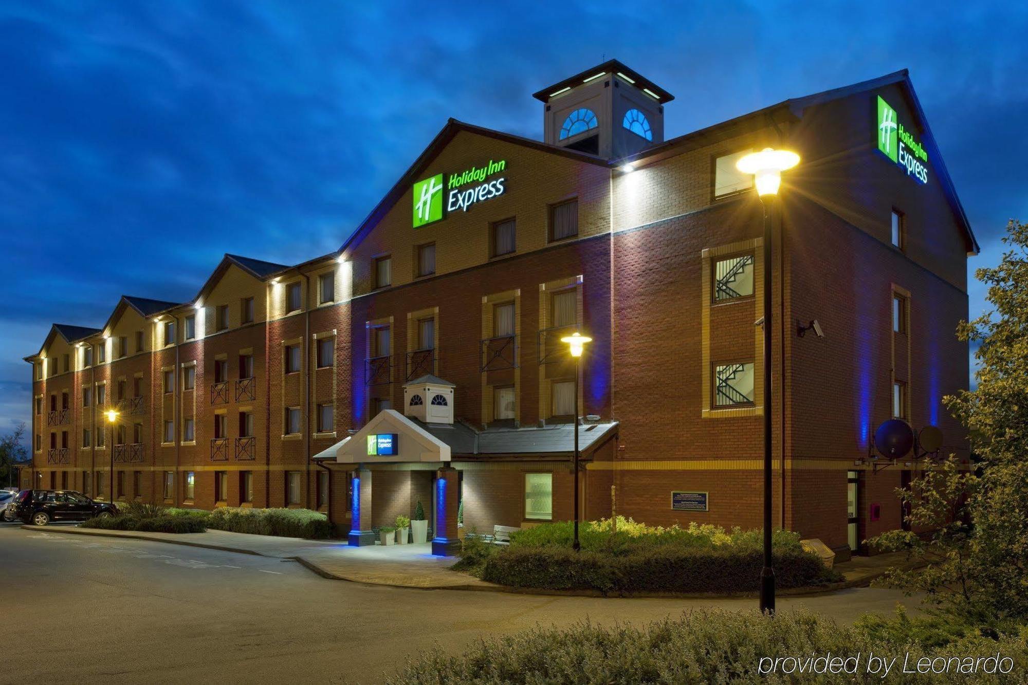 Holiday Inn Express Stoke-On-Trent By Ihg Bagian luar foto